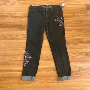 NEW Mossimo Black Embroidered Skinny Jeans Size 8